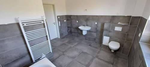 Bad - Etagenwohnung mit 99,00 m&sup2; in Stralsund zur Miete