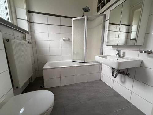 Vollbad (am Schlafzimmer) - 