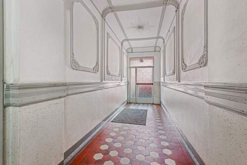 Treppenhaus Vorderhaus - 3 Zimmer Etagenwohnung in Berlin