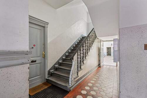 Treppenhaus Seitenflügel - Etagenwohnung mit 60,70 m² in Berlin zum Kaufen