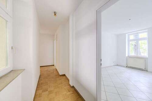 Flur 69 - S - 25-09-2025 - 11 - 2 Zimmer Etagenwohnung zum Kaufen in Stuttgart-Mitte