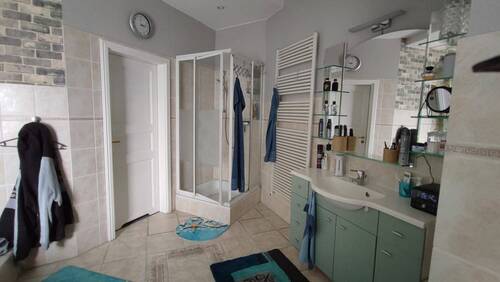 ... mit Waschtisch - 