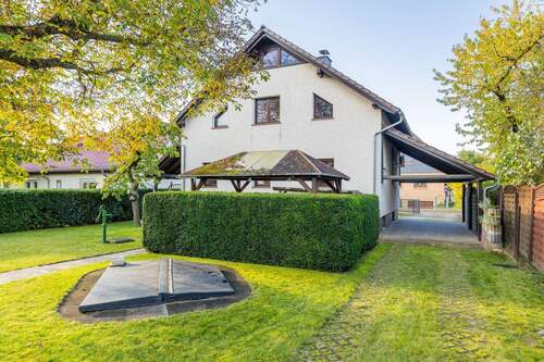 Teich und Terrassenhecke - 