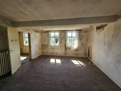 Zimmer im OG - 2 Zimmer Mehrfamilienhaus, Wohnhaus in Waldeck