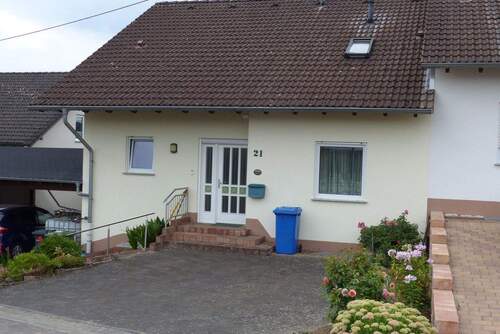 Straßenansicht - Doppelhaushälfte in Kleinmaischeid