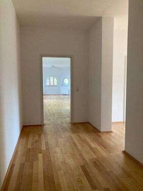 Flur.jpg - Etagenwohnung mit 140,00 m&sup2; in Dresden zur Miete