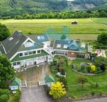 Beindruckendes und großzügiges Landhaus mit zweitem Wohnhaus in Feldrandlage von Battenberg-Dodenau! - Battenberg (Eder)