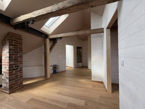 Flur mit Zugang zu allen Zimmern - 