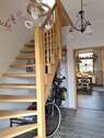 Flur mit Treppenaufgang - 