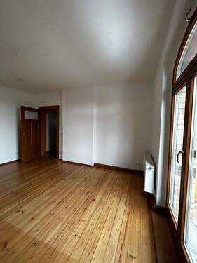 Wohnzimmer - Etagenwohnung mit 50,80 m&sup2; in Dresden zur Miete