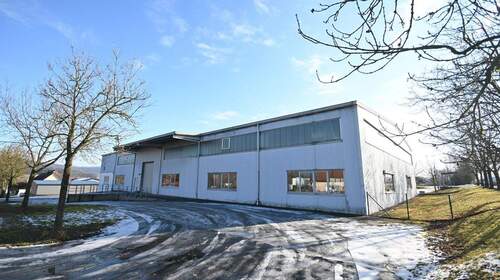 Zufahrt vorne - Halle in Berg bei Neumarkt in der Oberpfalz / Meilenhofen zur Miete