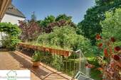 Terrasse Blick in Garten - 