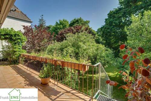 Terrasse Blick in Garten - 