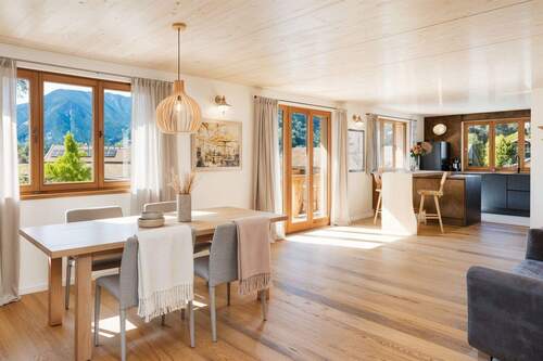 Rendering Esszimmer - 6 Zimmer Etagenwohnung in Rottach-Egern