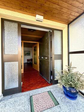 Hauseingang - Einfamilienhaus mit 140,00 m&sup2; in Obertraubling zum Kaufen