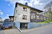 Bild 1 - Ein- bis Zweifamilienhaus mit Potenzial in ruhiger Wohnlage im Westerwald