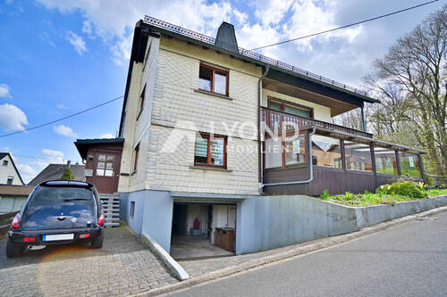 Bild 1 - Ein- bis Zweifamilienhaus mit Potenzial in ruhiger Wohnlage im Westerwald