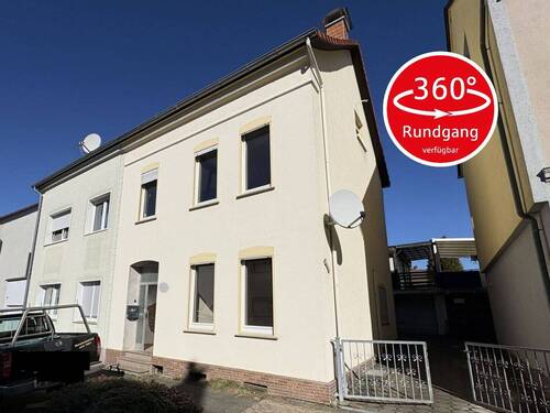 Straßenansicht - Handwerkliches Geschick gefragt
