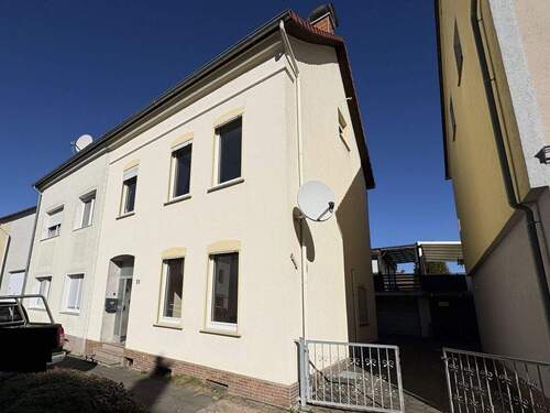 Straßenansicht - 6 Zimmer Einfamilienhaus zum Kaufen in Blomberg