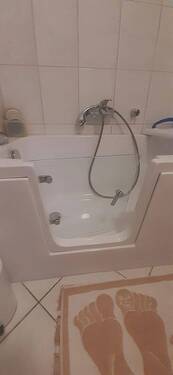 Bad mit begehbarer Wanne - 