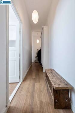 Flur mit Einbauschrank - 