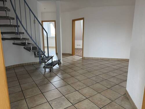 Eingangsdiele - 6 Zimmer Etagenwohnung in Neu Wulmstorf
