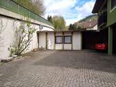 Ansicht Hof/ Garage - 8 Zimmer Mehrfamilienhaus, Wohnhaus in Zell i.W. / Atzenbach