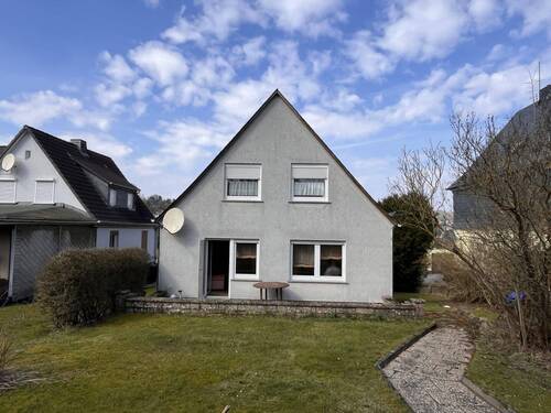 Gartenansicht - 7 Zimmer Einfamilienhaus zum Kaufen in Driedorf