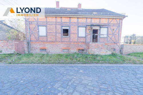 Straßenansicht - Charmantes Einfamilienhaus mit großem Potenzial -hier beginnt Ihr neues Kapitel!