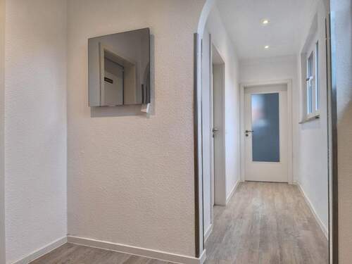 Flur - 2 Zimmer Etagenwohnung zur Miete in Cuxhaven