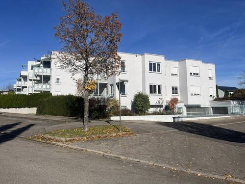 Hausansicht - 3 Zimmer Etagenwohnung zum Kaufen in Schönaich