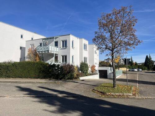 Hausansicht - 3 Zimmer Etagenwohnung in Schönaich