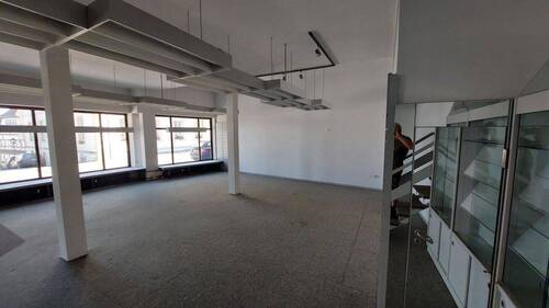 Innen rechts - Gewerbeobjekt (Büro, Produktion, Verkauf) zur Miete in Nieheim