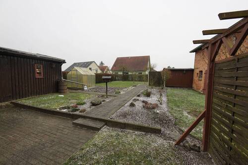 Garten 1 - 7 Zimmer Mehrfamilienhaus, Wohnhaus in Satow