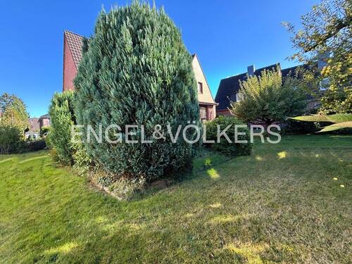 Garten rund um das Haus - Grundstück in Hamburg