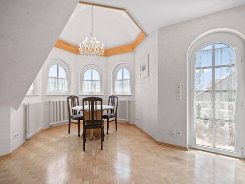 Turmzimmer mit Erker - 