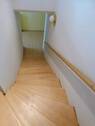 Treppe vom Wohnzimmer ins Untergeschoss - 