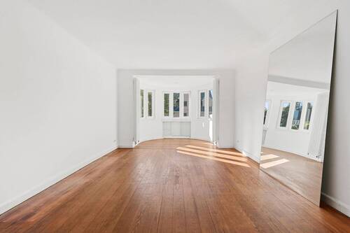 Sonniges Zimmer mit charmanten Erker - 