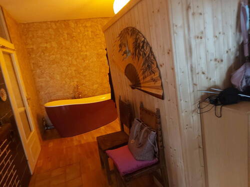 Saunabereich mit Badewanne - 