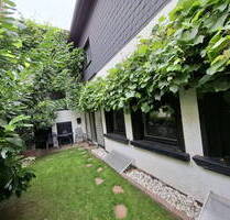 Mehrgenerationenhaus , 11 Zimmer, kleiner Garten, großer Wintergarten, Whirlpool, Sauna, Fitnessraum - Grünstadt