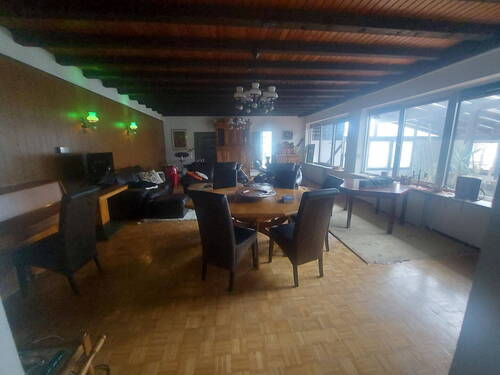 Wohnzimmer (51 qm) - Einfamilienhaus mit 472,90 m² in Grünstadt zum Kaufen