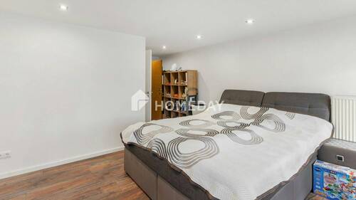 1. OG Schlafzimmer 2 - 