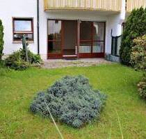 helle 2-Raum-Wohnung im EG mit Terrasse, kleinem Garten, saniertes Bad mit Dusche und Tiefgaragenstellplatz - Waldheim