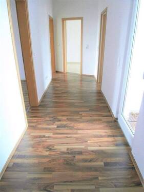 Flur - 3 Zimmer Etagenwohnung zur Miete in Chemnitz