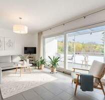 Fernblicklage die begeistert! Großes Familienhaus mit Einliegerbereich in 1A-Wohnlage & 2 Garagen - Usingen