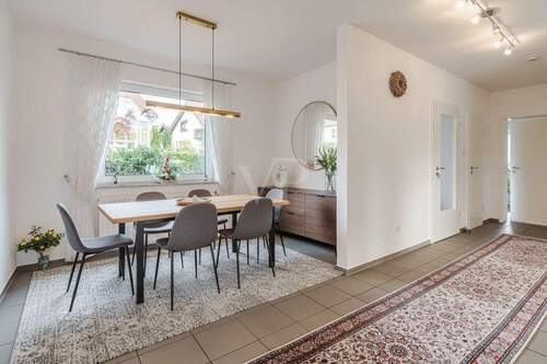 Essbereich Beispielmöblierung - Einfamilienhaus mit 209,30 m&sup2; in Usingen zum Kaufen