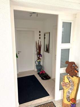 Eingangsbereich für beide Wohnungen - 