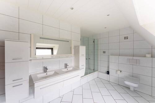 Badezimmer Dachgeschoss - 