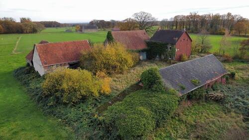 Nordwest Ansicht - Landwirtschaftliche Hofstelle - stark sanierungsbedürftig - in Braam-Ostwennemaar!