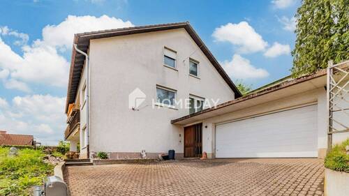 Außenansicht 2 - Großzügiges 1-Familienhaus mit Potenzial für separate Einliegerwohnung - flexibel nutzbar
